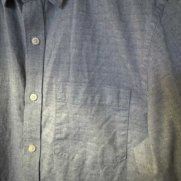 Banana Republic Slim-Fit Soft-Wash Button-Down Shirt – Medium - Picture 5 of 6